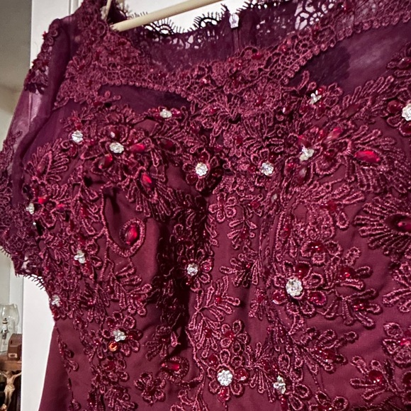 Merlot Lover Kiss Gown - Picture 3 of 5